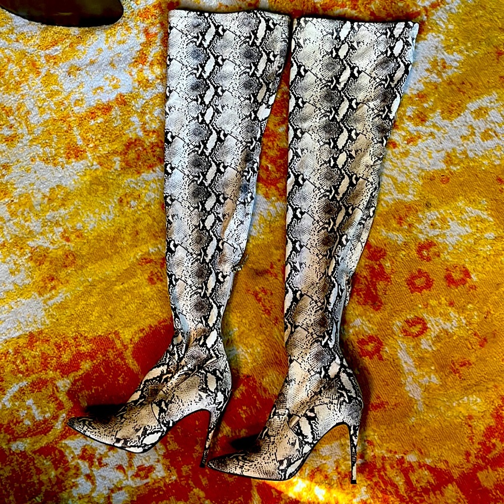 Steve Madden Snake Skin Knee Length Boots *perfect condition